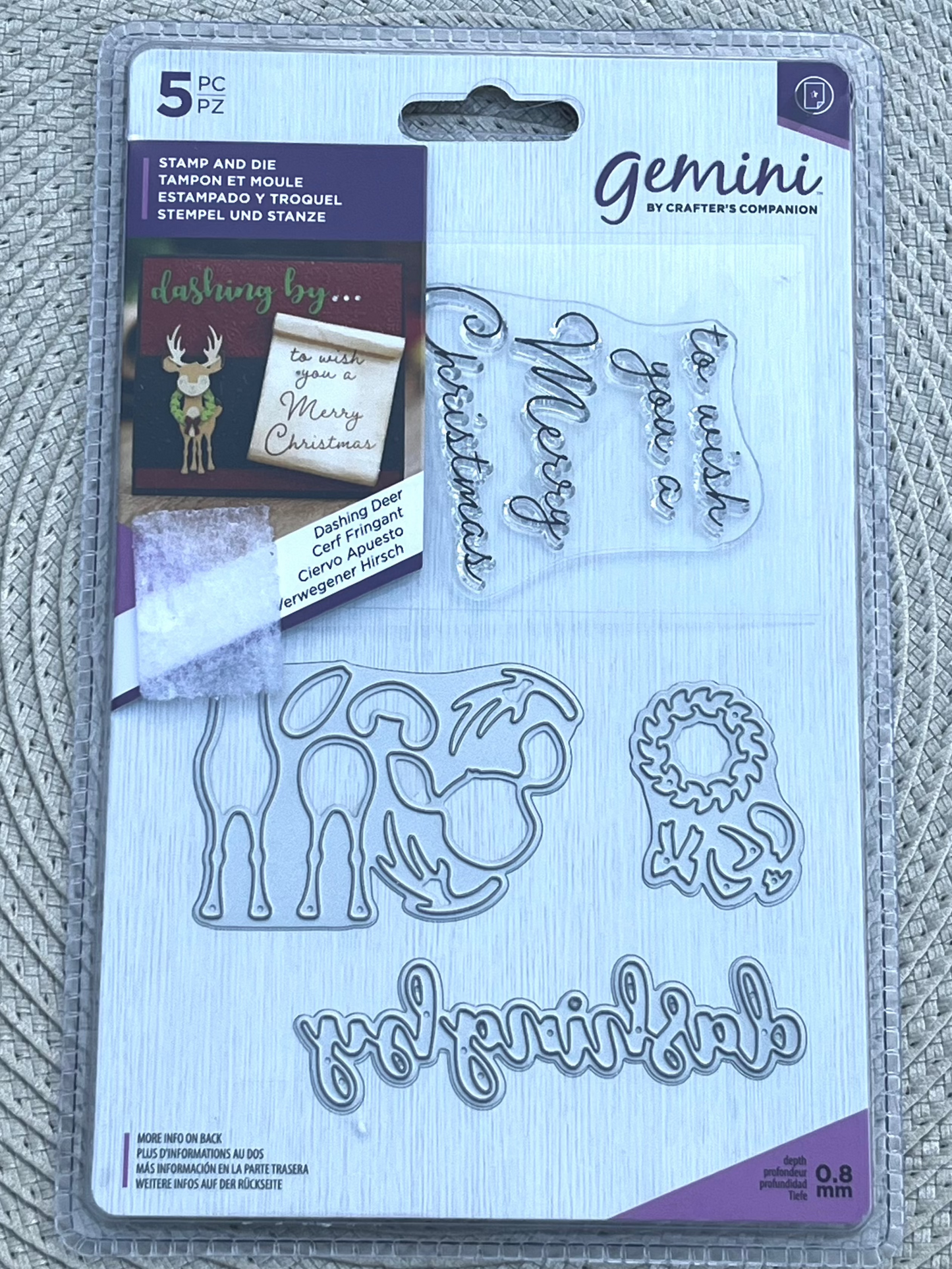 Gemini By Crafters Companion Dashing Deer Stamp Die Set